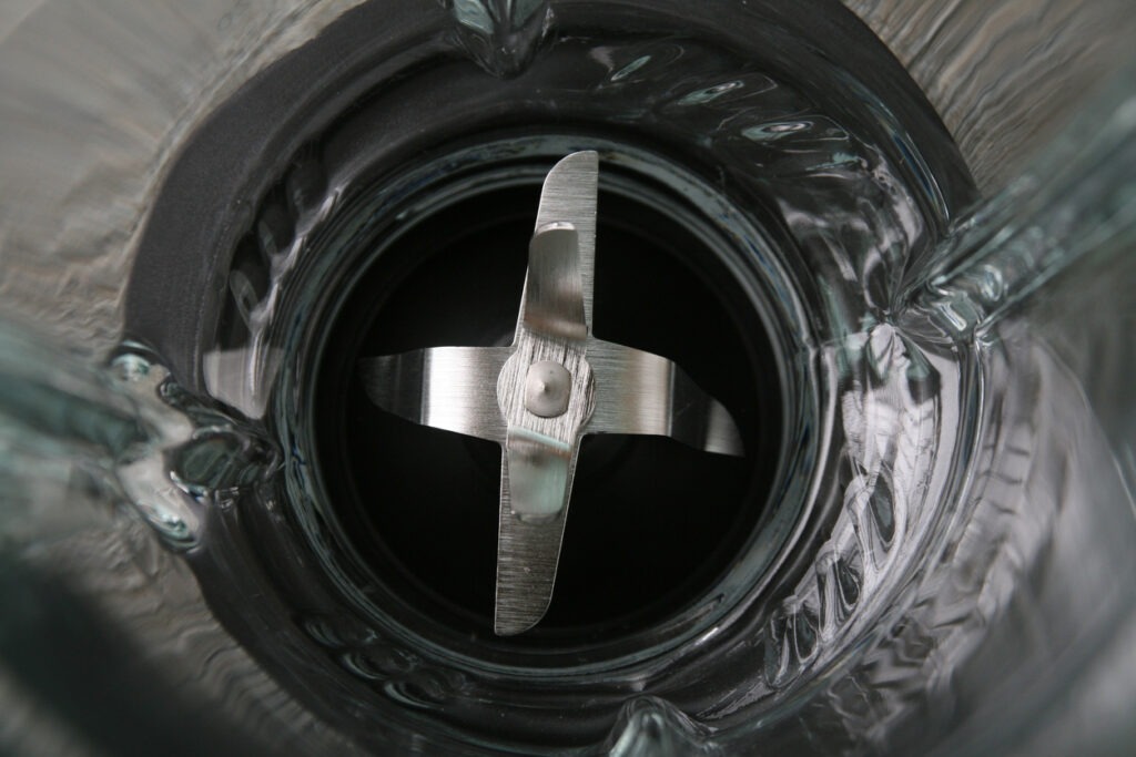 closeup-blades-of-blender